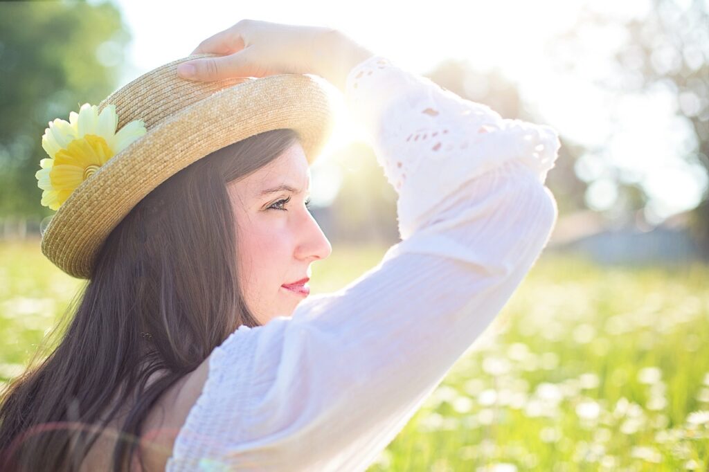 Centro Estético Suárez Oviedo - woman, beauty, fashion, hat, sunlight, sunshine, beautiful, pretty, young woman, girl, female, pretty woman, pose, model, summer, outdoors, field, meadow, nature, portrait, woman, woman, beauty, beauty, hat, sunshine, sunshine, sunshine, sunshine, sunshine, girl